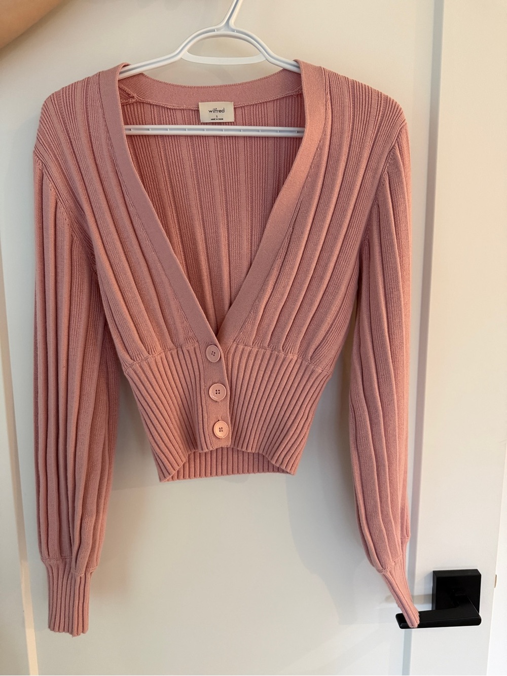 Wilfred Aritzia Pink Ribbed V-Neck Button Crop Knit Cardigan